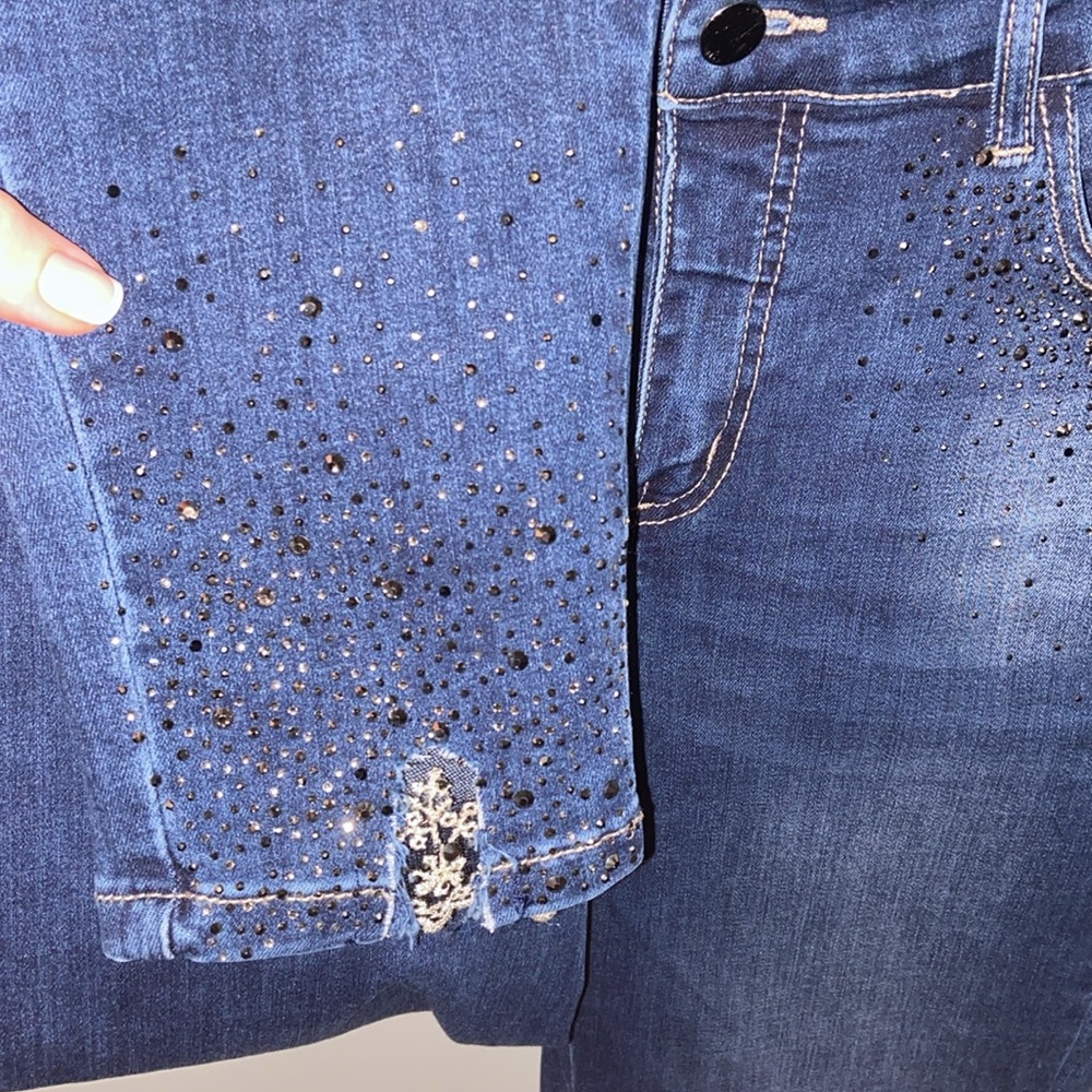 Frank Lyman ⚜️ Lace and Sparkle Jeans - Picture 6 of 7